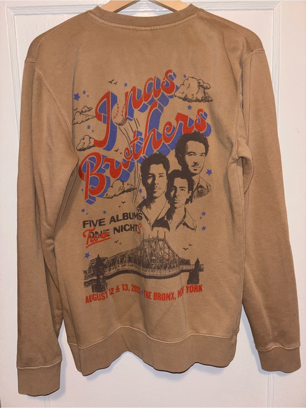 Jonas Brothers Yankee Stadium Band Tour Merch Tan Sweatshirt Crewneck Small
